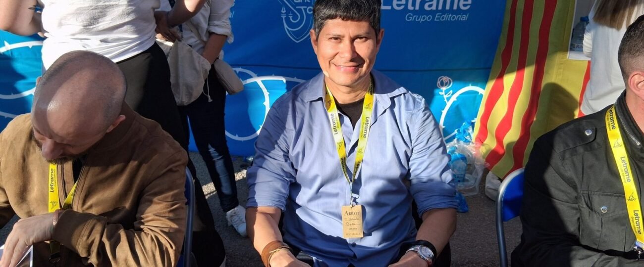 Orlando Daza Saavedra firma su libro Erótico en Sant Jordi 2025 con Editorial Letrame