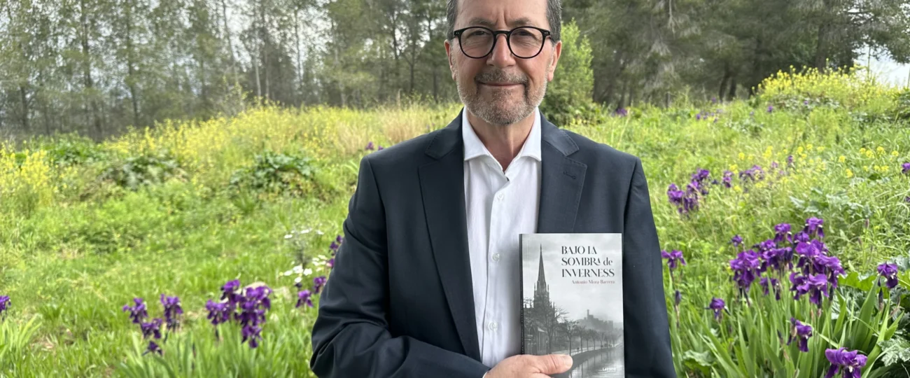 Antonio Mora Barrera debuta en la literatura con una historia que entrelaza misterio, espiritualidad y vidas pasadas