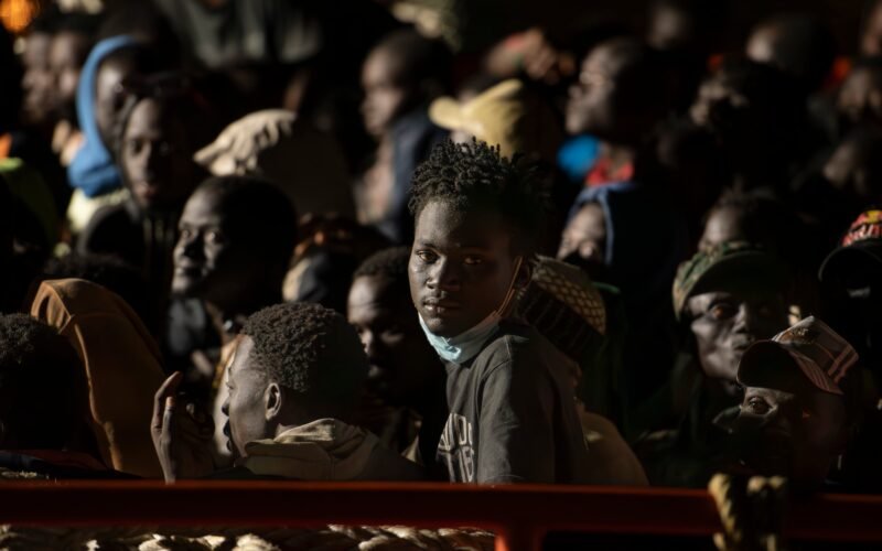 El Gobierno prevé la actuación de la policía y la fiscalía para obligar a las comunidades a acoger a los menores migrantes