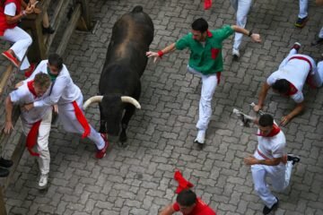 Quinto encierro de San Fermín | El quinto encierro borra la mala fama de los toros de Jandilla: una veloz, limpia y emocionante carrera