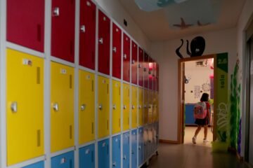 Portugal prohíbe el uso de móviles en los colegios tras comprobar que disminuye el acoso escolar