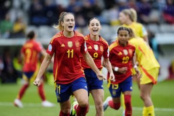Una España desatada vuela ante Bélgica