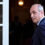Conmoción en Francia debido al suicidio del expresidente del grupo parlamentario de la derecha tradicional