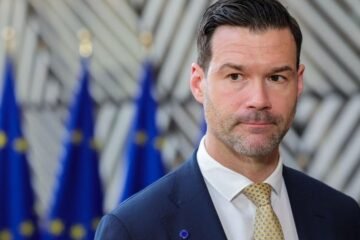 Un ministro sueco, «horrorizado» por el activismo de extrema derecha de su hijo adolescente