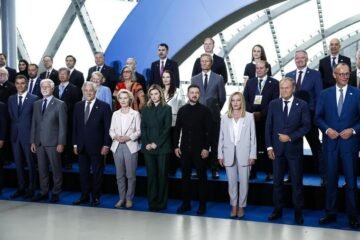 Zelenski logra 10.000 millones para la reconstrucción de Ucrania
