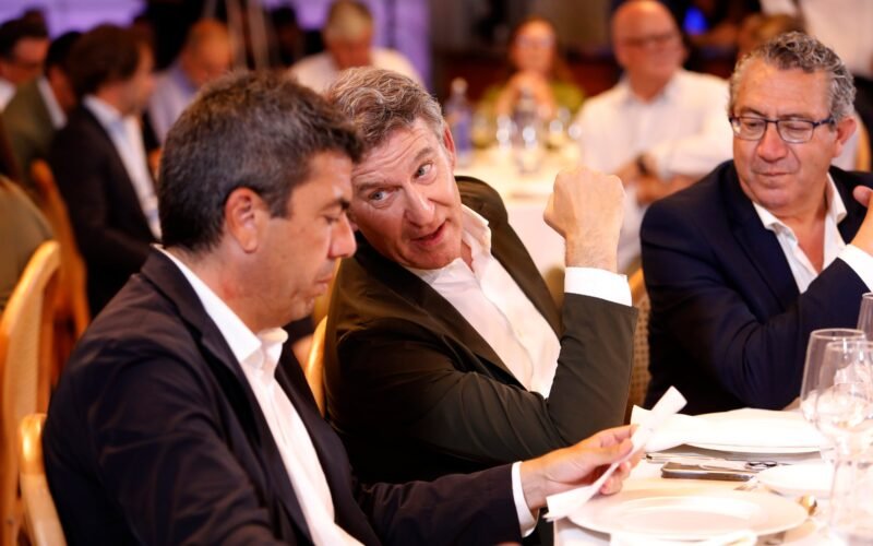 Crece la presión en el PP para un relevo de Mazón por su “pérdida de credibilidad” tras los cambios de versión: “Está amortizado”