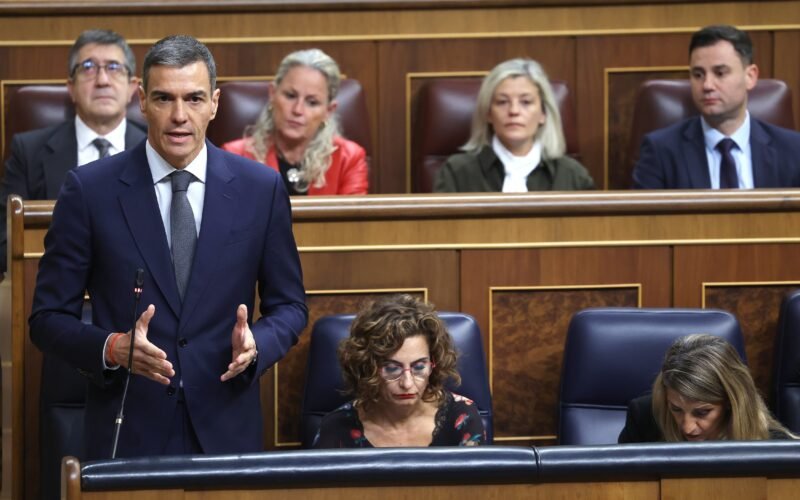 Sánchez declina, por las víctimas de la dana, replicar a los ataques de Feijóo y el PP sobre que es un “mentiroso y farsante”