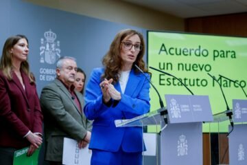 Sanidad y los principales sindicatos firman un acuerdo para el nuevo Estatuto Marco, sin el apoyo de los médicos
