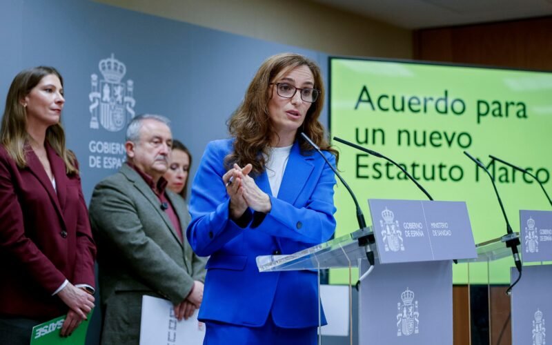 Sanidad y los principales sindicatos firman un acuerdo para el nuevo Estatuto Marco, sin el apoyo de los médicos