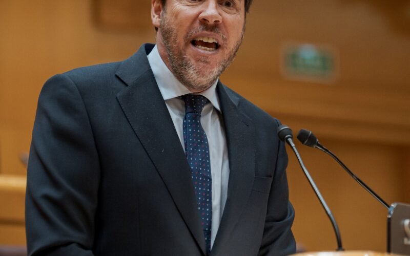 El Gobierno cierra filas con Puente: “El PP ha quemado una bala a destiempo”