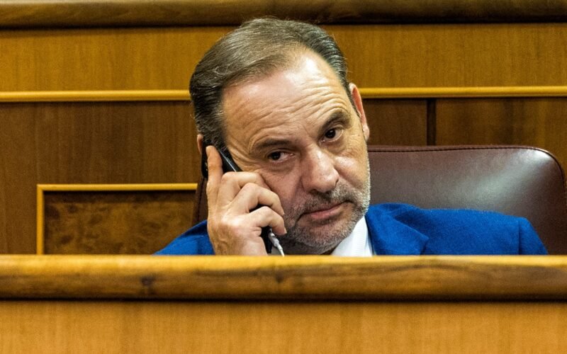 Las consecuencias de la renuncia al acta de Ábalos: no se libra del juicio en el Supremo pero los amaños de obras irán a la Audiencia Nacional