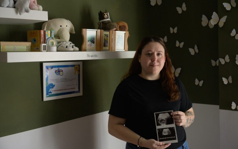 Cuando el silencio médico agrava la pérdida: “Una madre llorando porque va a perder a su bebé no es débil”