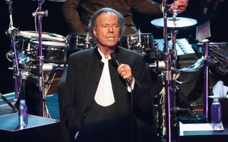 Igualdad exige que se investiguen las acusaciones contra Julio Iglesias por agresión sexual