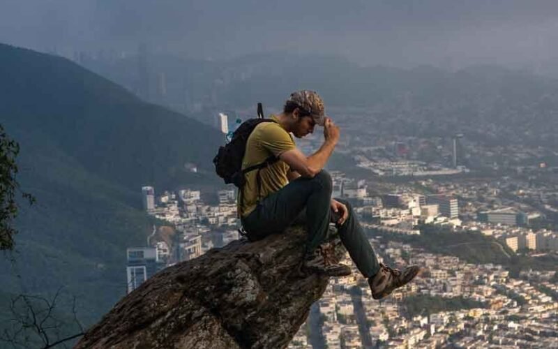 Julio Aurelio Olivero Lara convierte la experiencia emocional en literatura viva