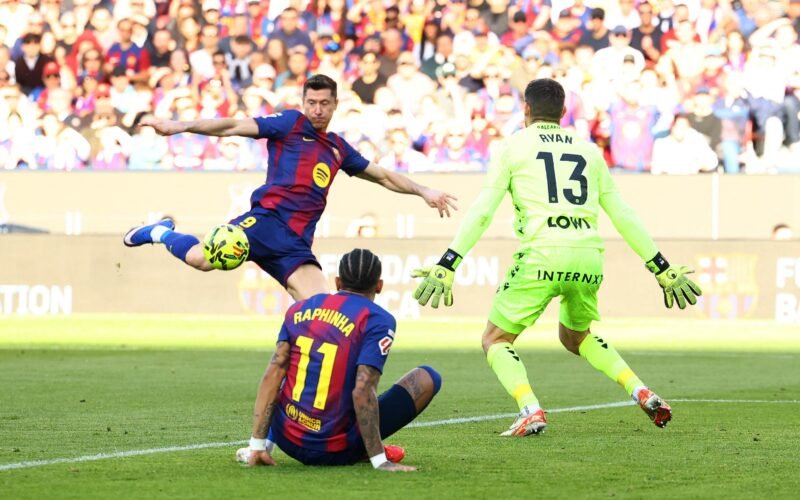 El Barcelona busca el gol perdido de sus delanteros