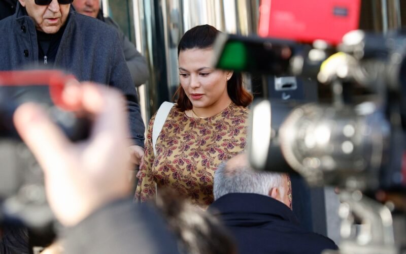 Elisa Mouliaá cambia de parecer y mantiene ahora su acusación contra Íñigo Errejón