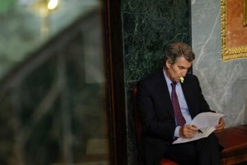 Vox responde con desplantes y ataques al acercamiento del PP