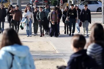 La distancia educativa entre los alumnos españoles y los extranjeros se dispara en cuatro años