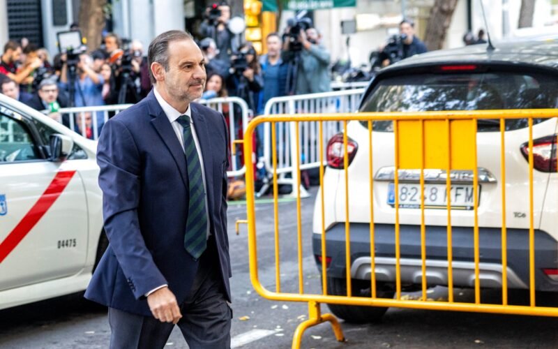 Ábalos, Koldo García y Aldama comparecen por primera vez en el Supremo ante el tribunal que los juzgará