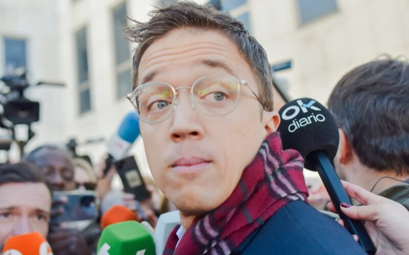 La Fiscalía considera que hubo consentimiento en los hechos denunciados por Mouliaá contra Errejón y que “no son constitutivos de delito”