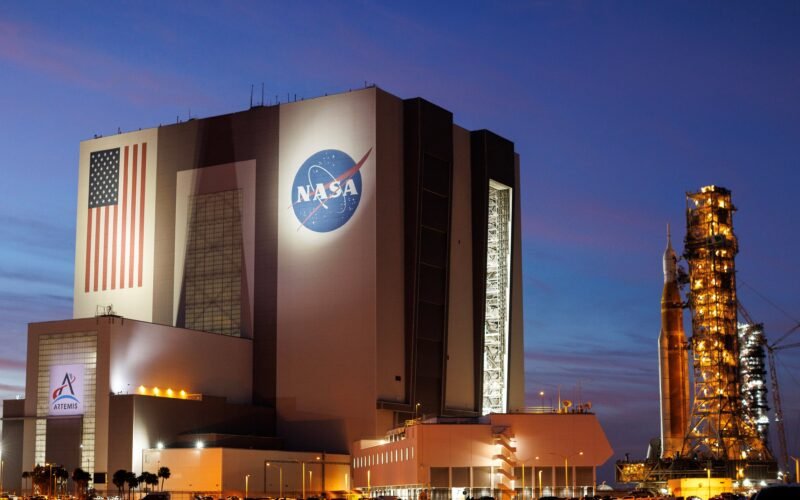 La NASA anuncia que todo está listo para lanzar la primera misión a la Luna en 50 años el 1 de abril