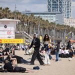La primavera se resiste: viento fuerte y mala mar en seis comunidades pese a la subida de temperaturas