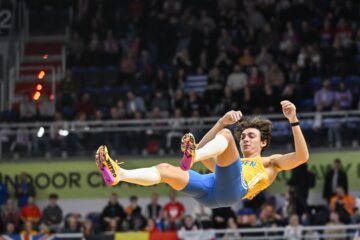 Mondo Duplantis ya encontró rival más allá del listón en el Mundial de Torun