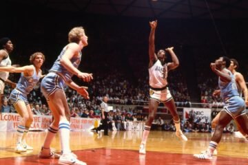 Larry Bird y Magic Johnson, a 47 años del inicio del gran show