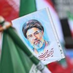 La lucha interna en el régimen iraní por la elección de Jamenei: conspiraciones, rivalidades y amenazas