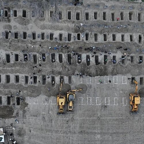 Las caras de las escolares muertas en el primer día de bombardeos en Irán