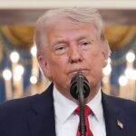 Trump anuncia un «posible» e inminente acuerdo de paz tras llamar «locos cabrones» a los dirigentes de Irán