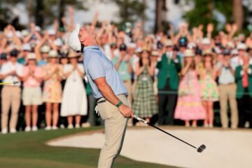 Rory McIlroy viste con la chaqueta verde del Masters de Augusta a Rory McIlroy