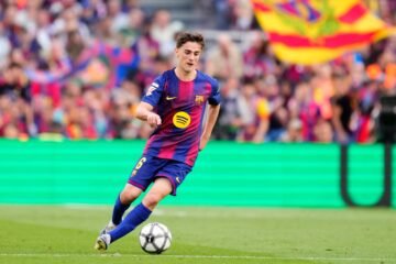 Hansi Flick recupera la vitamina: Gavi se asienta en el once con la mente en el Mundial