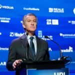 Feijóo acusa al Gobierno de “traicionar los pilares básicos del europeísmo” con la regularización de inmigrantes