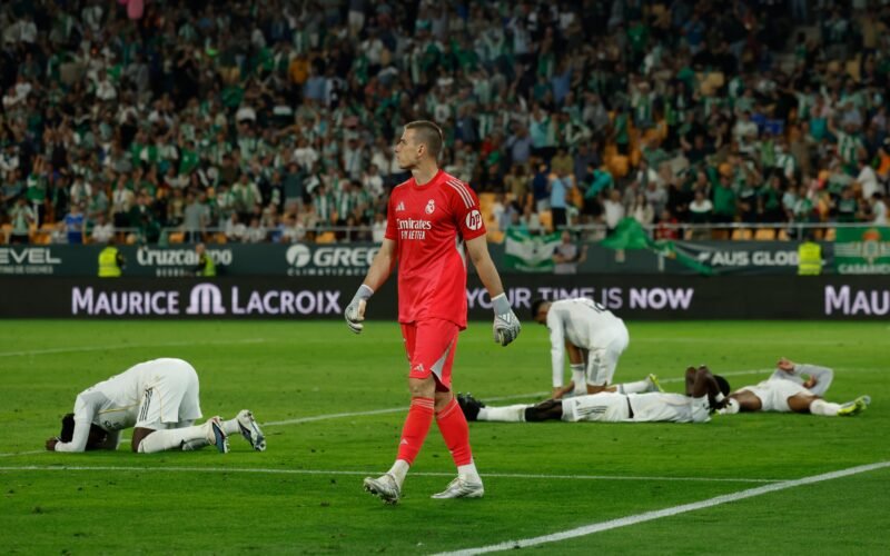 El Madrid se queda en la nada en Sevilla