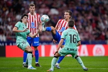 El Atlético gana al Athletic, pero pierde a Barrios
