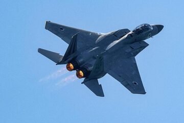 El Pentágono monta una arriesgada misión de rescate en Irán para salvar a su aviador