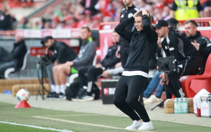 Radiografía de la ausencia de mujeres en los banquillos de élite del fútbol: el fichaje de Marie-Louise Eta es una llamativa excepción