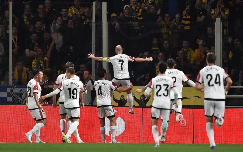 El Rayo muestra su coraje en Atenas y alcanza unas históricas semifinales europeas