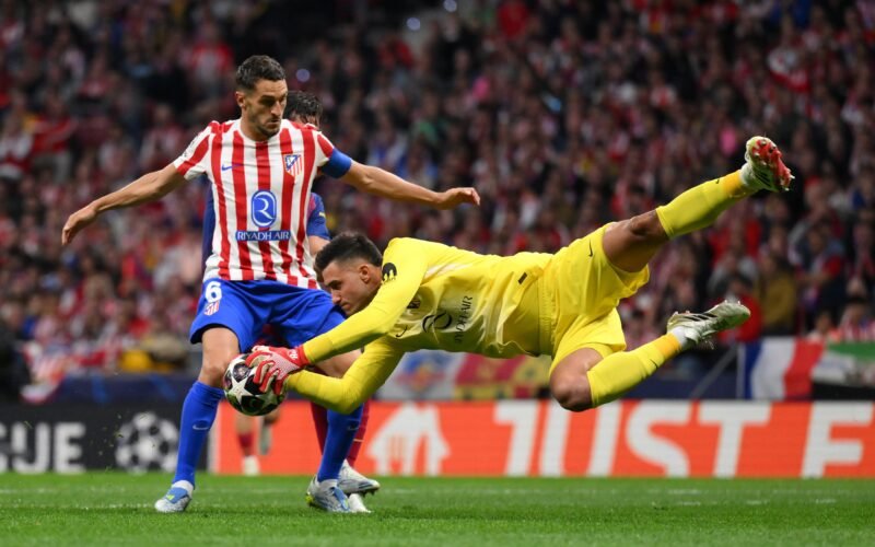 La final de Copa puede coronar a Musso como relevo de Oblak