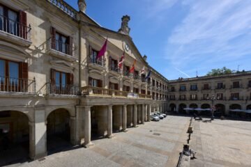 Las 35 horas en la Administración estatal agitan la reivindicación de miles de funcionarios autonómicos y locales en toda España