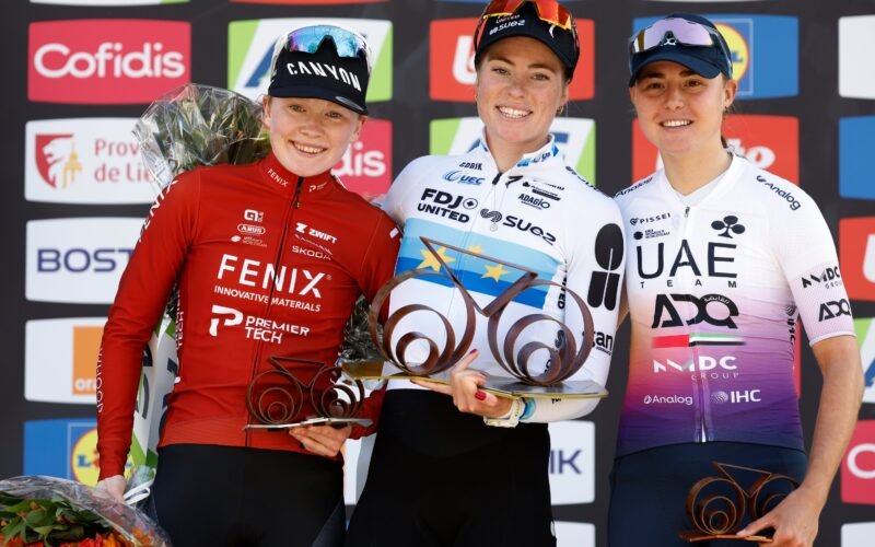 Paula Blasi roza la victoria en la Flecha Valona femenina