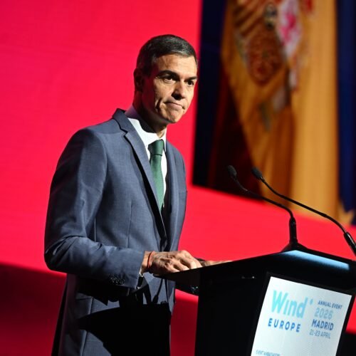 Sánchez reivindica el “pragmatismo verde” de España frente al “dogmatismo fósil” que causa las crisis energéticas