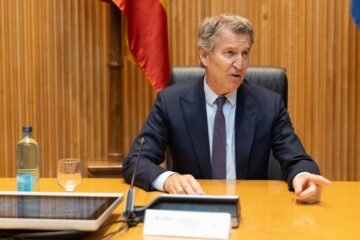 Feijóo se opone a la regularización de inmigrantes por “inhumana, injusta, insegura e insostenible”