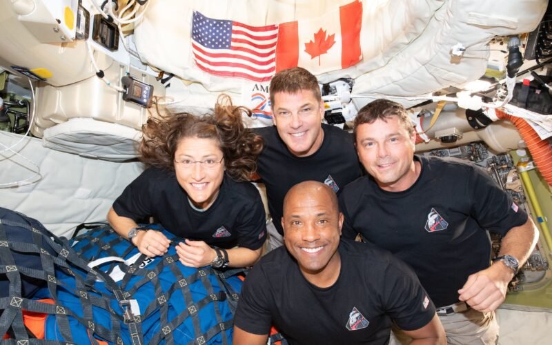 La paradoja espacial de Trump: saca pecho de la misión a la Luna mientras exige brutales recortes a la NASA