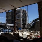 Sigue en directo la última hora de la guerra en Oriente Medio | Irán promete ataques «más devastadores que nunca» tras bombardear Trump el puente de Alborz