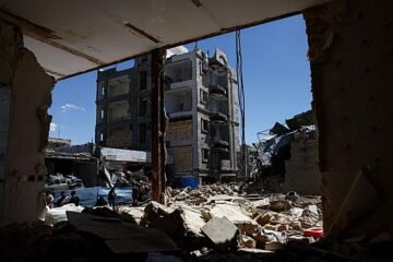 Sigue en directo la última hora de la guerra en Oriente Medio | Irán promete ataques «más devastadores que nunca» tras bombardear Trump el puente de Alborz