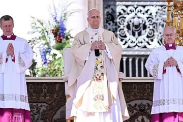 El grito del Papa en su mensaje pascual: «¡Que quienes tienen el poder de desatar guerras elijan la paz!»