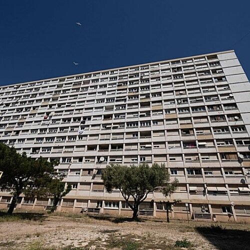 Una madre mata a sus tres hijos en Francia tras saltar con ellos desde un decimotercer piso