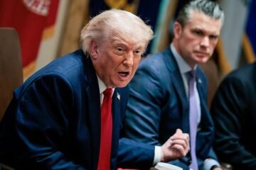 Trump se reúne con su plana mayor para decidir si acepta el pacto con Irán